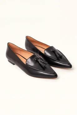 Millwoods Poplar  Pointed Flat - Black