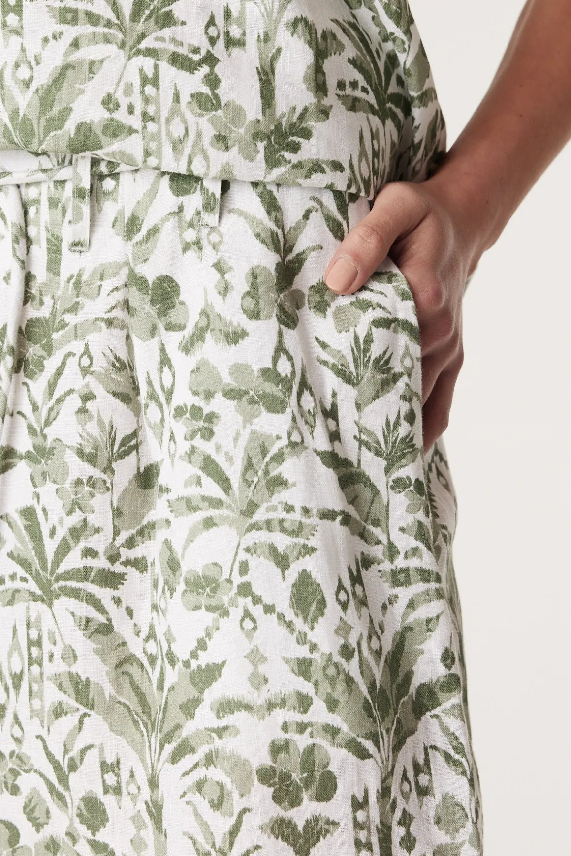 Oasis Linen Short - Palm Print