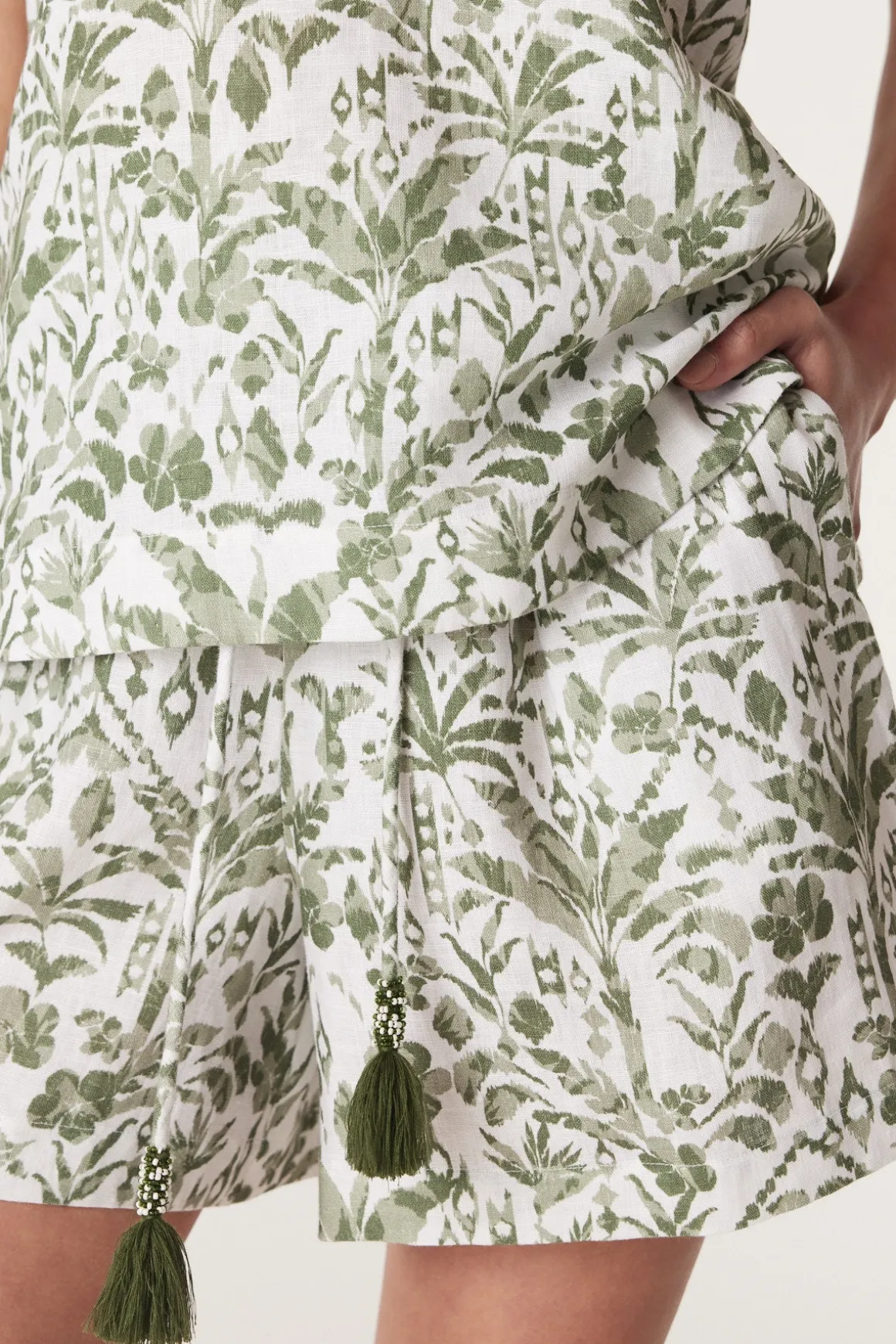 Oasis Linen Short - Palm Print