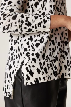 Superfine Print V Jumper - Black Print