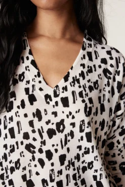 Superfine Print V Jumper - Black Print