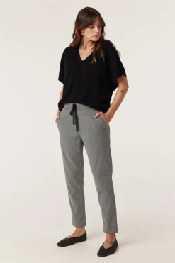 Zoe Jogger - Mono Chevron