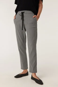 Zoe Jogger - Mono Chevron